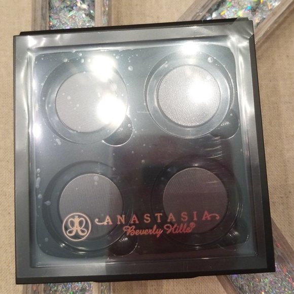 Anastasia Beverly Hills 4 Pan Empty Palette - Picture 2 of 2